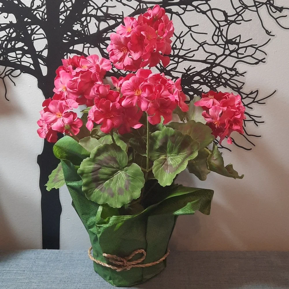 Geranium Potted Artificial Floral Hot Pink Weighted Pot Indoor Outdoor NWT